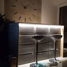 Műbőr falpanel nappali bárpult