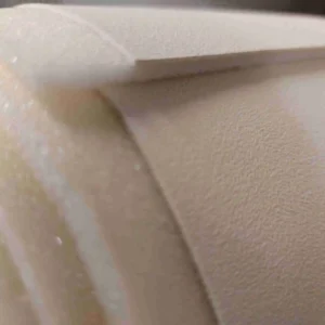 szivacsos műbőr bézs